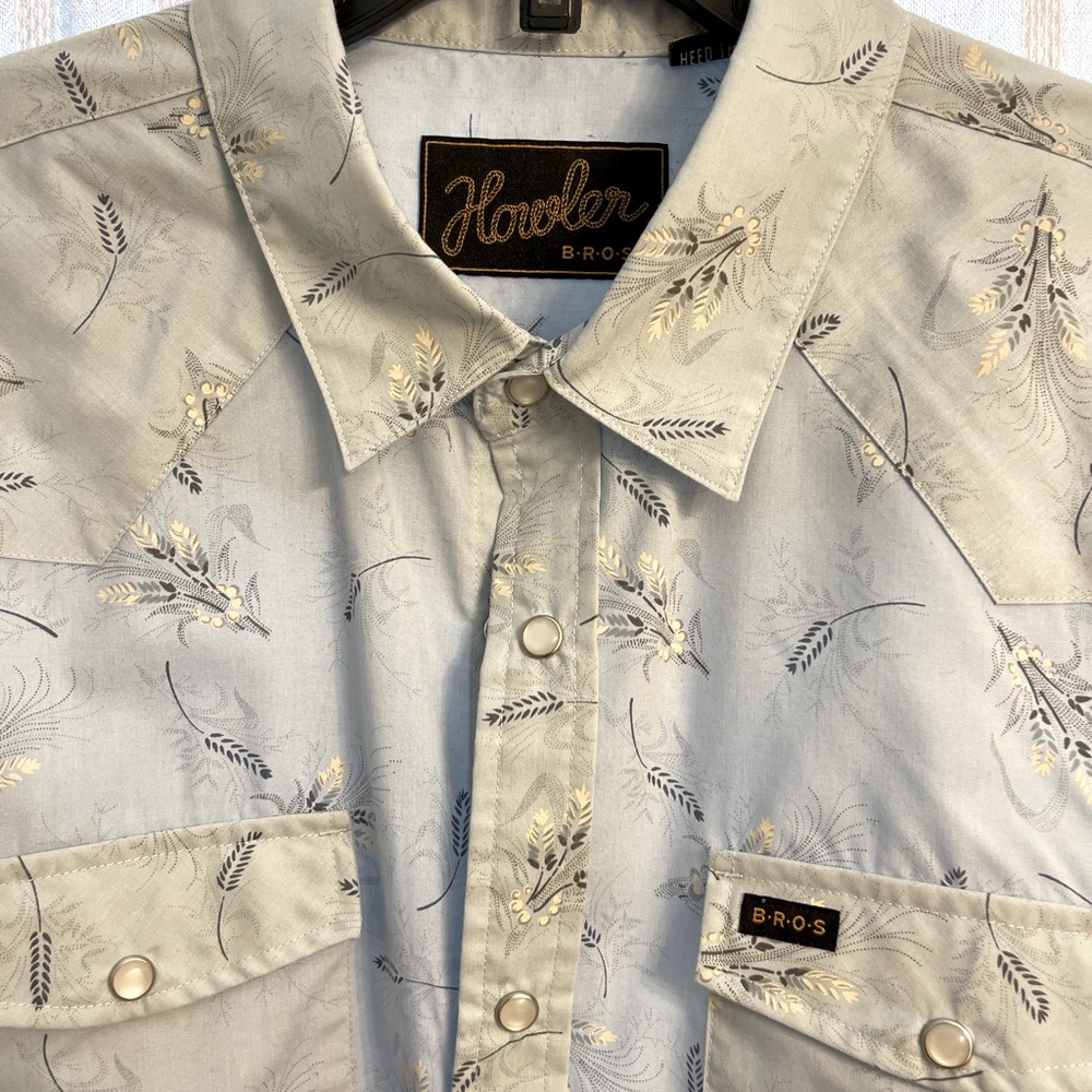 Pearl snap Howler brothers short sleeve shirt